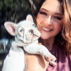 Dog Breeder: Leah Bishop (992)